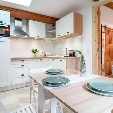 Aubernon Luxurious, Newly Renovated Flat In Heart Of Old Appartamento